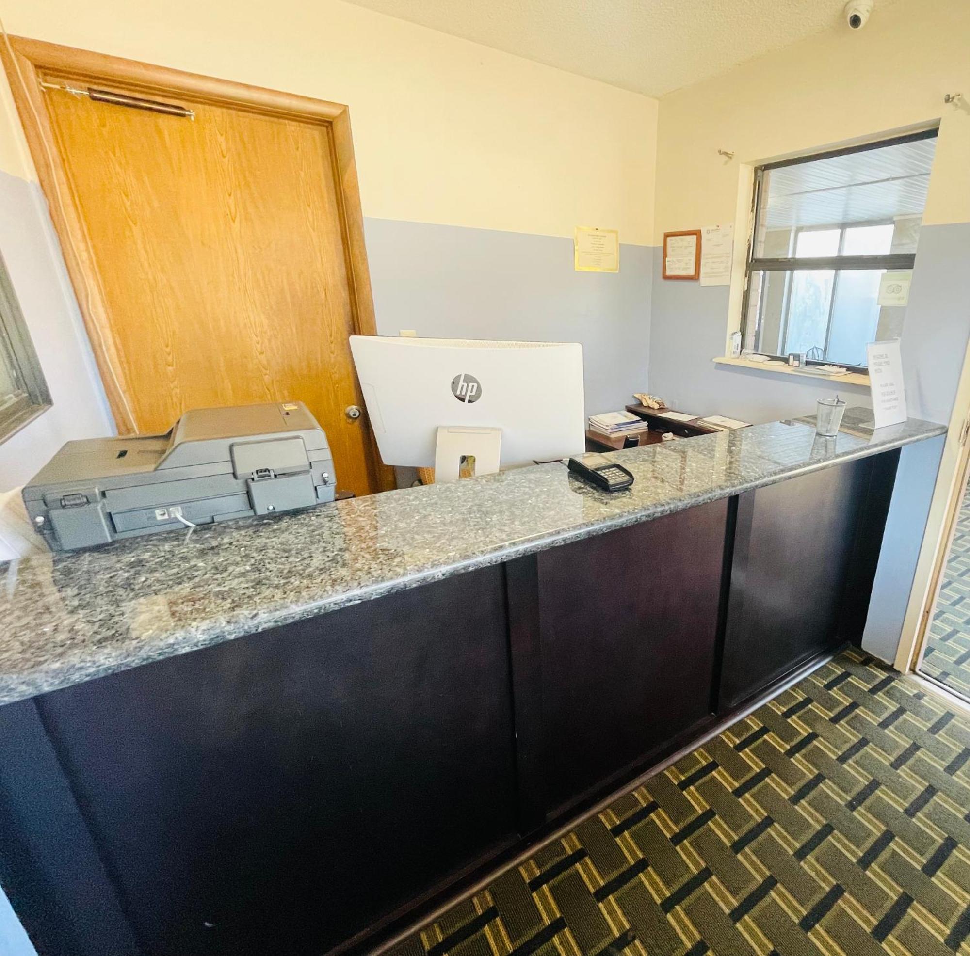 Americas Best Value Inn Jay Екстериор снимка